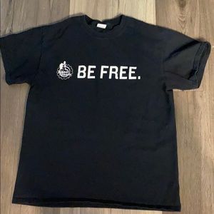 ✅ PLANET FITNESS “Be Free” Short Sleeve Spell Out Logo Workout Tee T Shirt Black